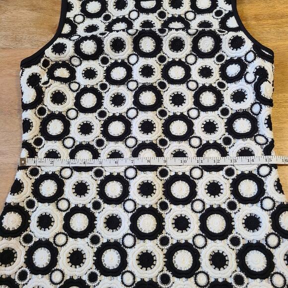 Kate Spade Crochet Circle Sheath Dress Size 4 B/W - Picture 10 of 11